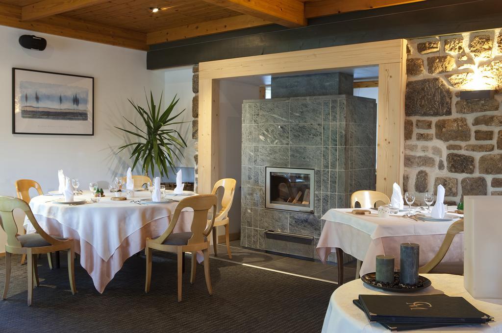 Logis Hotel Clair Matin Le Chambon-sur-Lignon Buitenkant foto