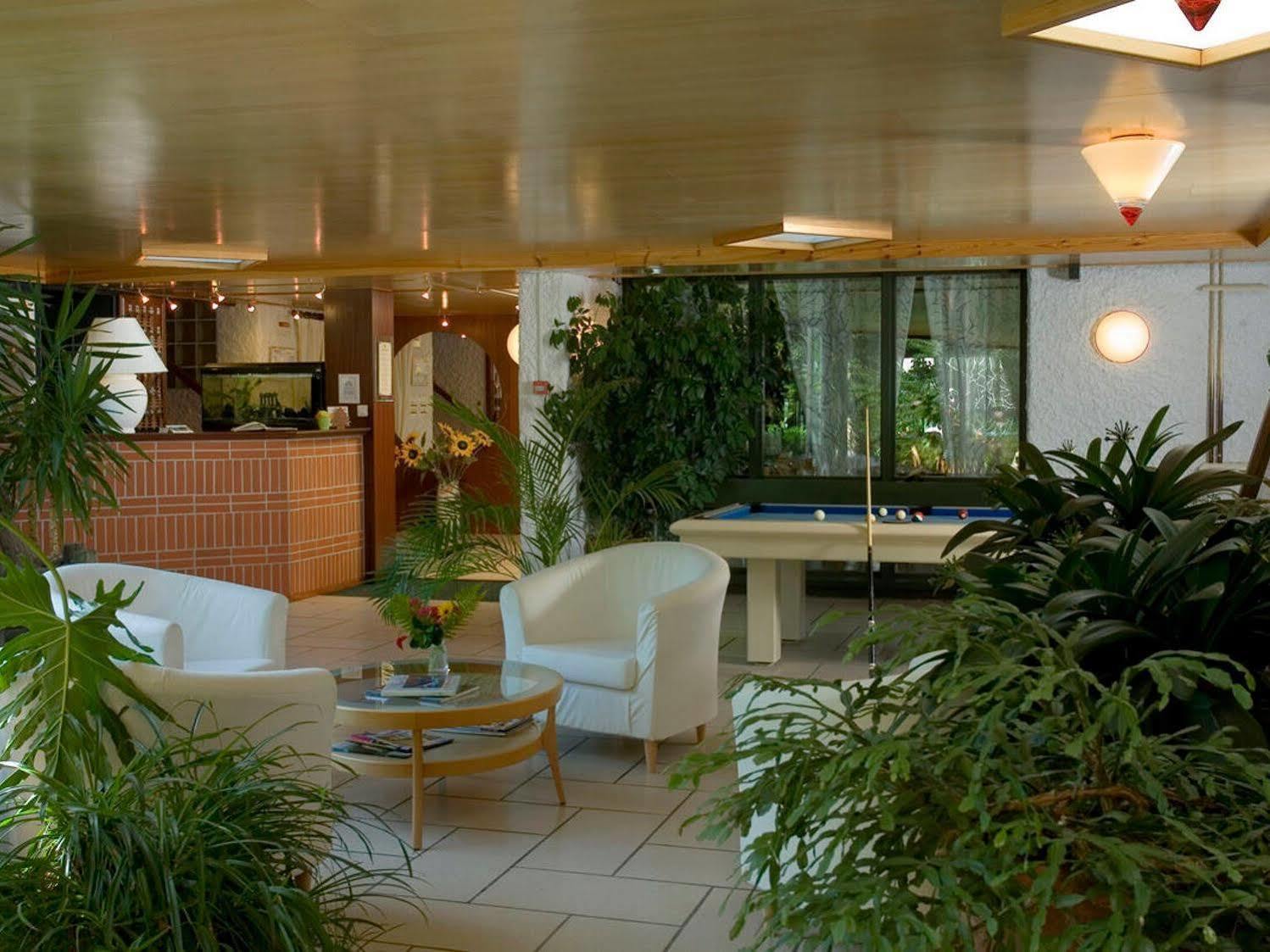 Logis Hotel Clair Matin Le Chambon-sur-Lignon Buitenkant foto